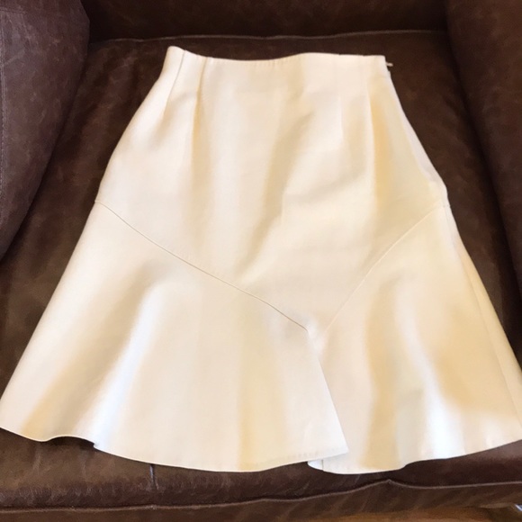 MaxMar Antique Bone Skirt Zip Up Bustle Hem (4) - Picture 2 of 8